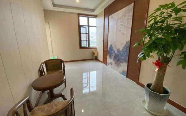 Luoyuan Jiujiu Express Hotel（Louyuan Bay Ocean World Cooperative Hotel）