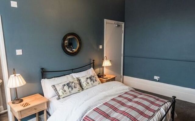 Summerfield Pub & Boutique Rooms