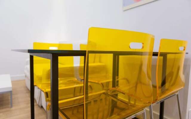 Cozy Apartment for 4 near Sol