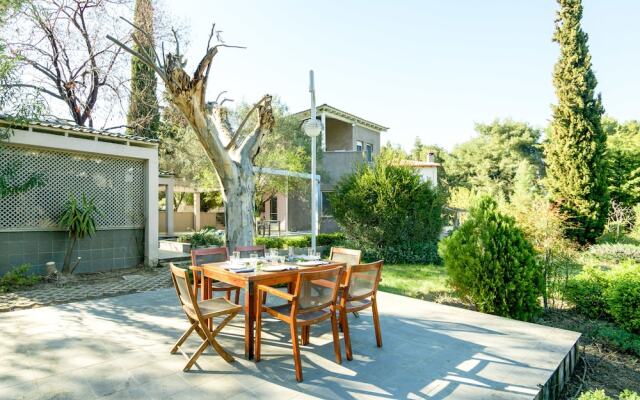 Villa Azzuro by JJ Hospitality