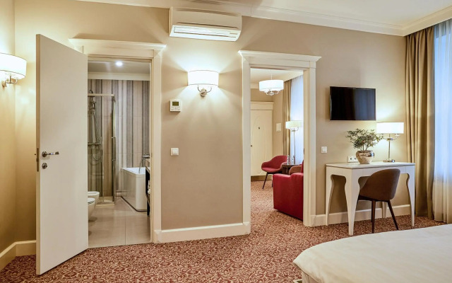 Ratonda Centrum Hotel