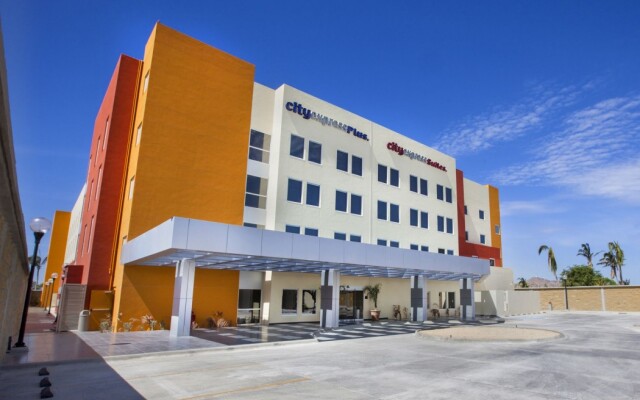 City Express Suites by Marriott Cancún Aeropuerto Riviera