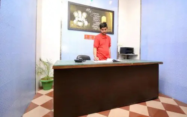 Kapoor Guest House by OYO Rooms