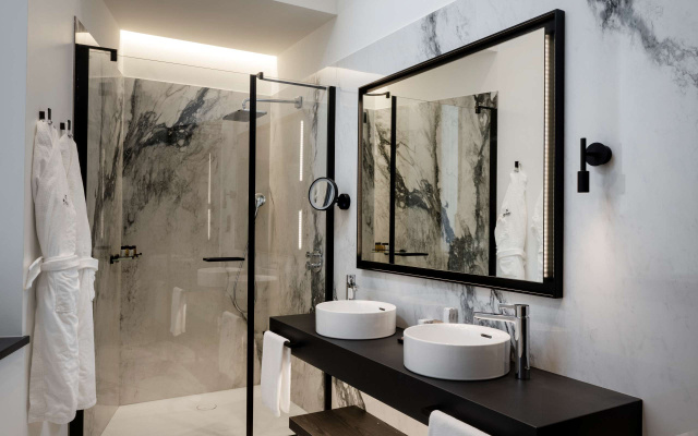 Отель Palazzo Touring Club Milan, A Radisson Collection Hotel