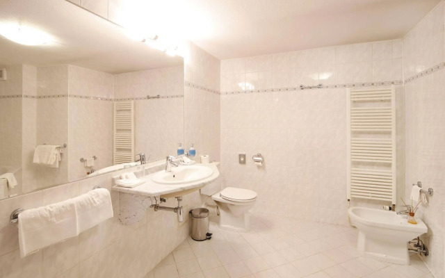 Agh Hotel