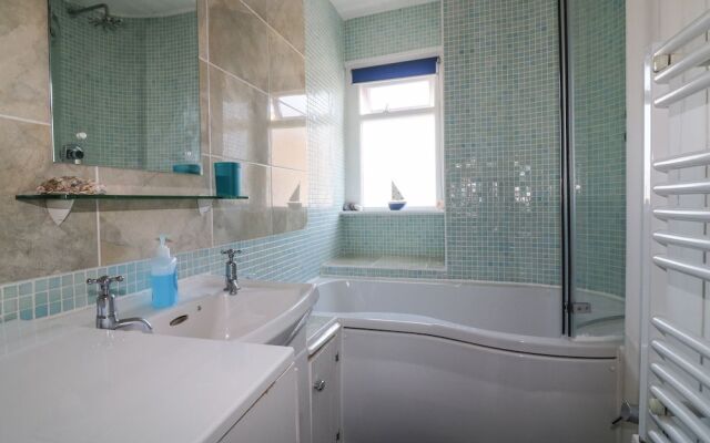 Medland, Newton Abbot