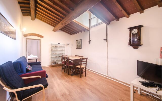 Lovely 4BD Apt 3min Walk to Ponte Vecchio