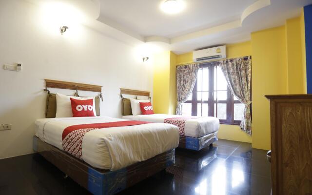 OYO 672 Yellow Tique Hotel