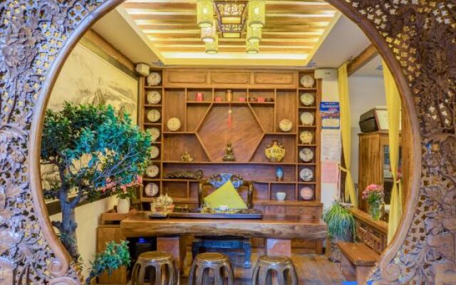 Wuji Parkjing Inn (Lijiang Ancient City Shop)