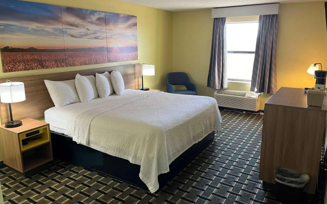 Days Inn by Wyndham Park City Kansas
