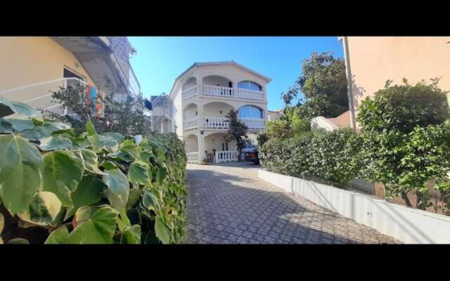 Room-studio Apartment 8, 2,floor