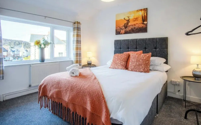 Gellionen - 2 Bedroom House - Clydach