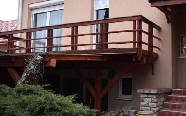 Sebestyén Apartmanház-Motel