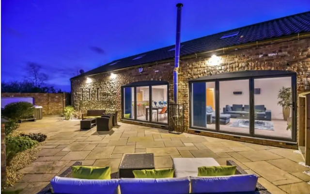 Captivating 4-bed House in Lincoln