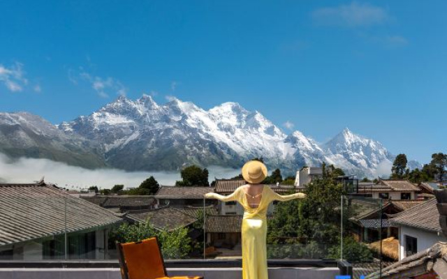 Lijiang Yulong Laixi Mountain View Homestay