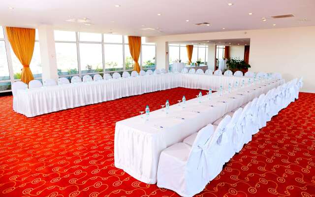 Carlton Hotel