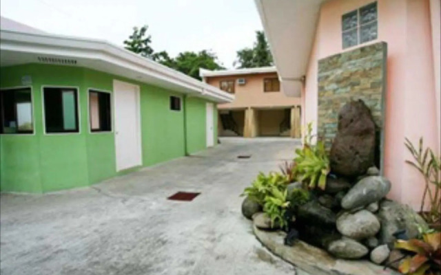 Seabreeze Lodge and Cafe