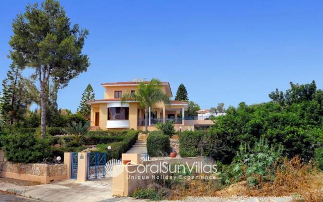 "exceptional Large Villa, Private Heated Pool, Complete Privacy, Prime Location"