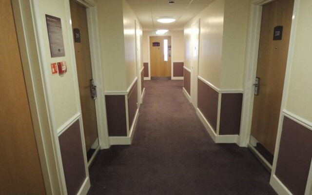 premier inn reading