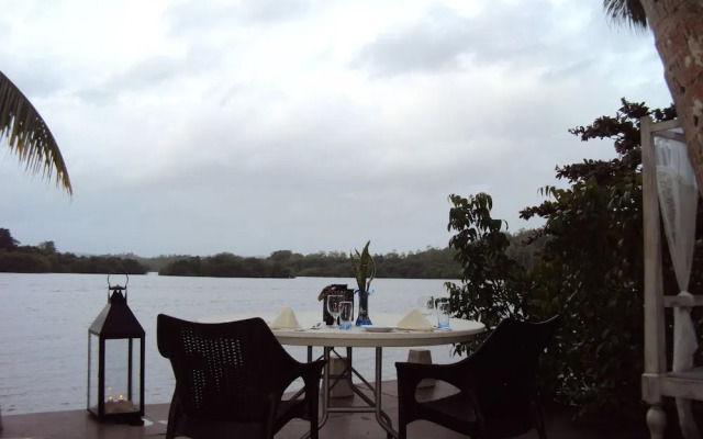Arunalu Lake Front