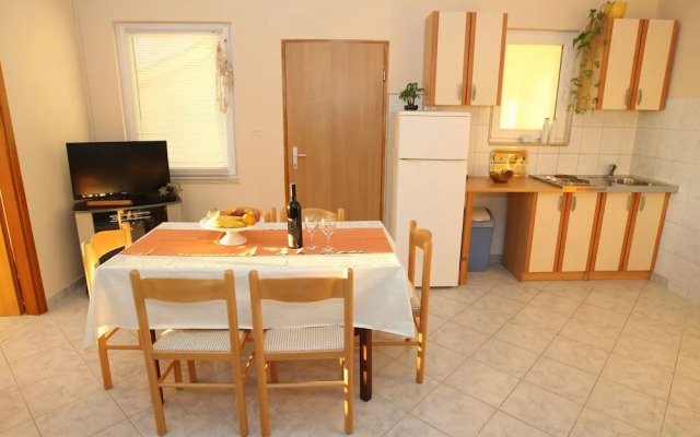 Mladen - Family Friendly & Amazing Location - A1