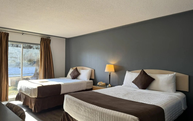 Divya Sutra Plaza and Conference Centre, Vernon, BC
