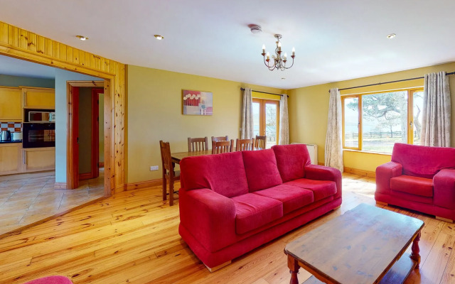 Dingle Courtyard Cottages 2 Bed Sleeps 4