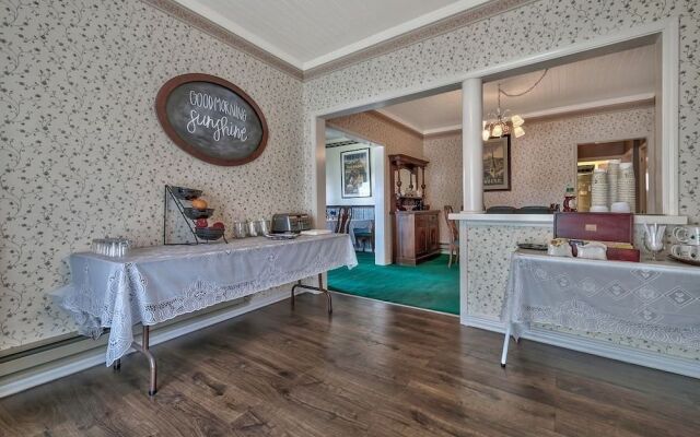 Silver Maple Inn