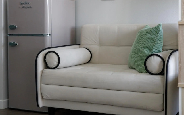 Happy People на проезде Серебрякова 11 корпус 2