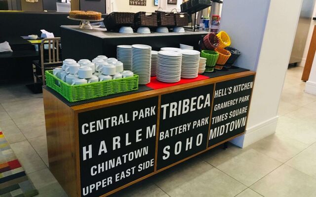 Golden Tower Shopping by Fênix Hotéis