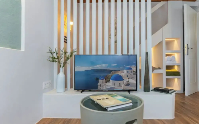 ArtChroma House