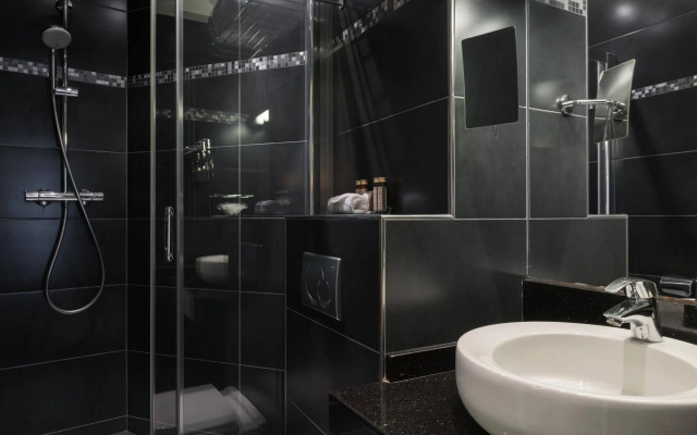 Neuilly Park Hotel