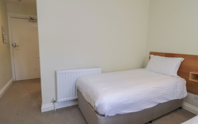Harcombe House Rooms - First Floor Twin
