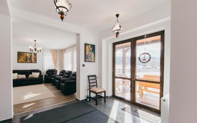 Cinege Vendeghaz/Casa de oaspeți Pițigoi