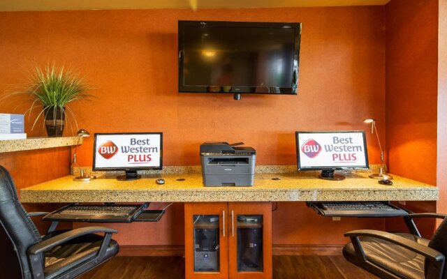 Best Western Plus Emerald Isle Hotel
