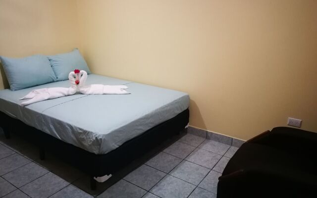 Apartamentos QR La Fortuna - Adults Only