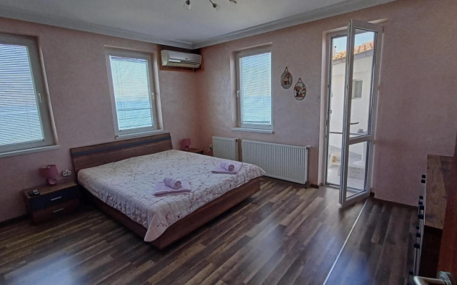 Nikolovi Home Apartments