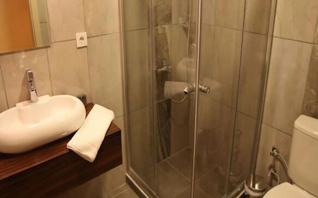 Lucid Otel