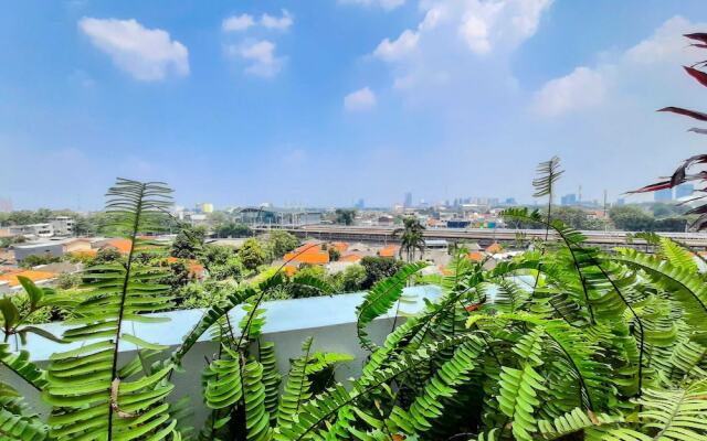 Fancy And Nice Studio At Patraland Urbano Apartment