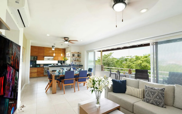 Sleeps 10 Views Beach 1 Block