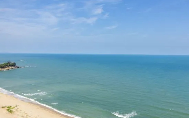 Huidong Shuangyuewan Blue Golden Bank Hotel