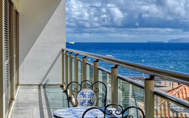 Machico Beach a Home in Madeira