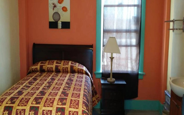Desmond Hotel