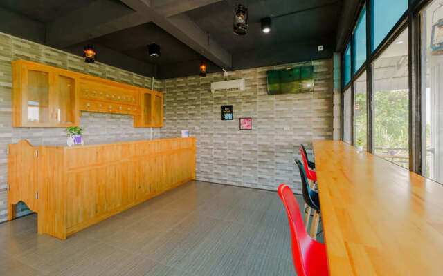 RedDoorz Plus near Kualanamu International Airport 2