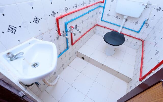 OYO 24221 Daneys Guest House