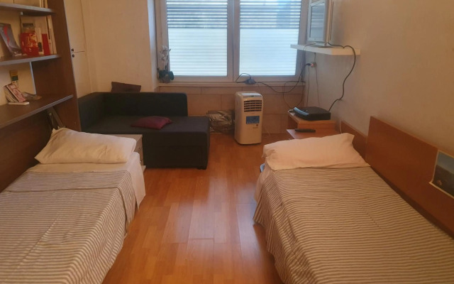 Economy Studio Central Lugano