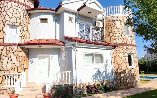 Köyceğiz'de Bağımsız Havuzlu Lüks Villa: Bülbül