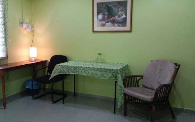 Oriental Riverside Guesthouse