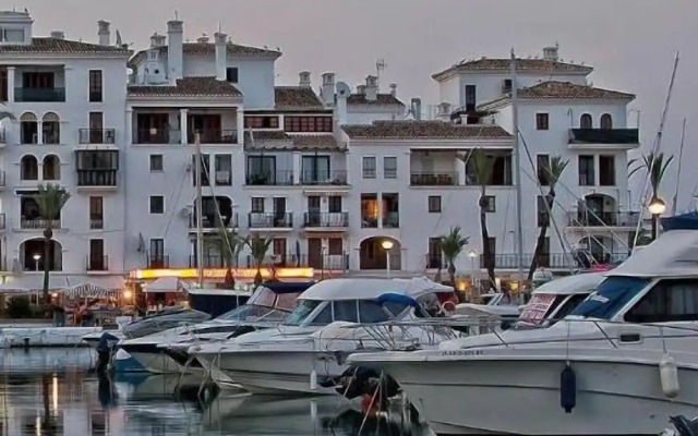 Luxury apartment near Estepona at Finca de Cortesin golf resort