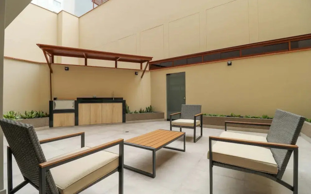 w Beautiful 2BR w Terrace Near Kennedy Park